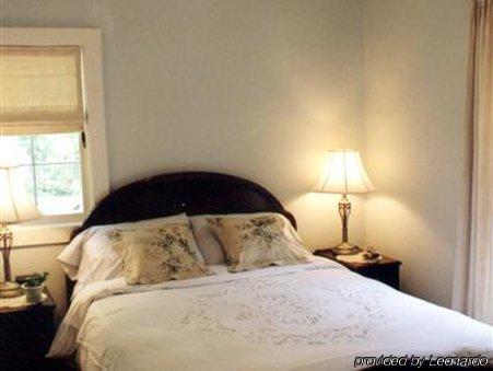 Bluecrest Bed And Breakfast Niagara Falls Rom bilde